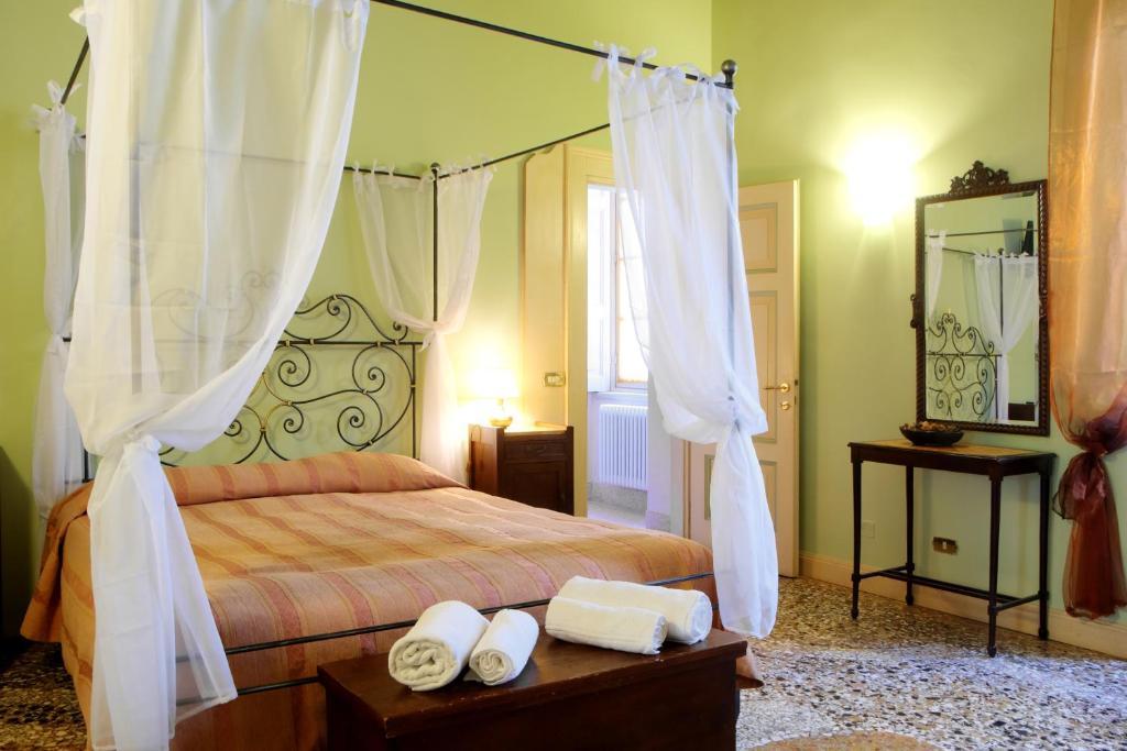 Guesthouse Alba Citta Alta Bergamo Ruang foto