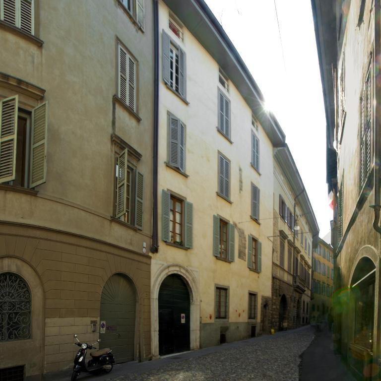 Guesthouse Alba Citta Alta Bergamo Ruang foto
