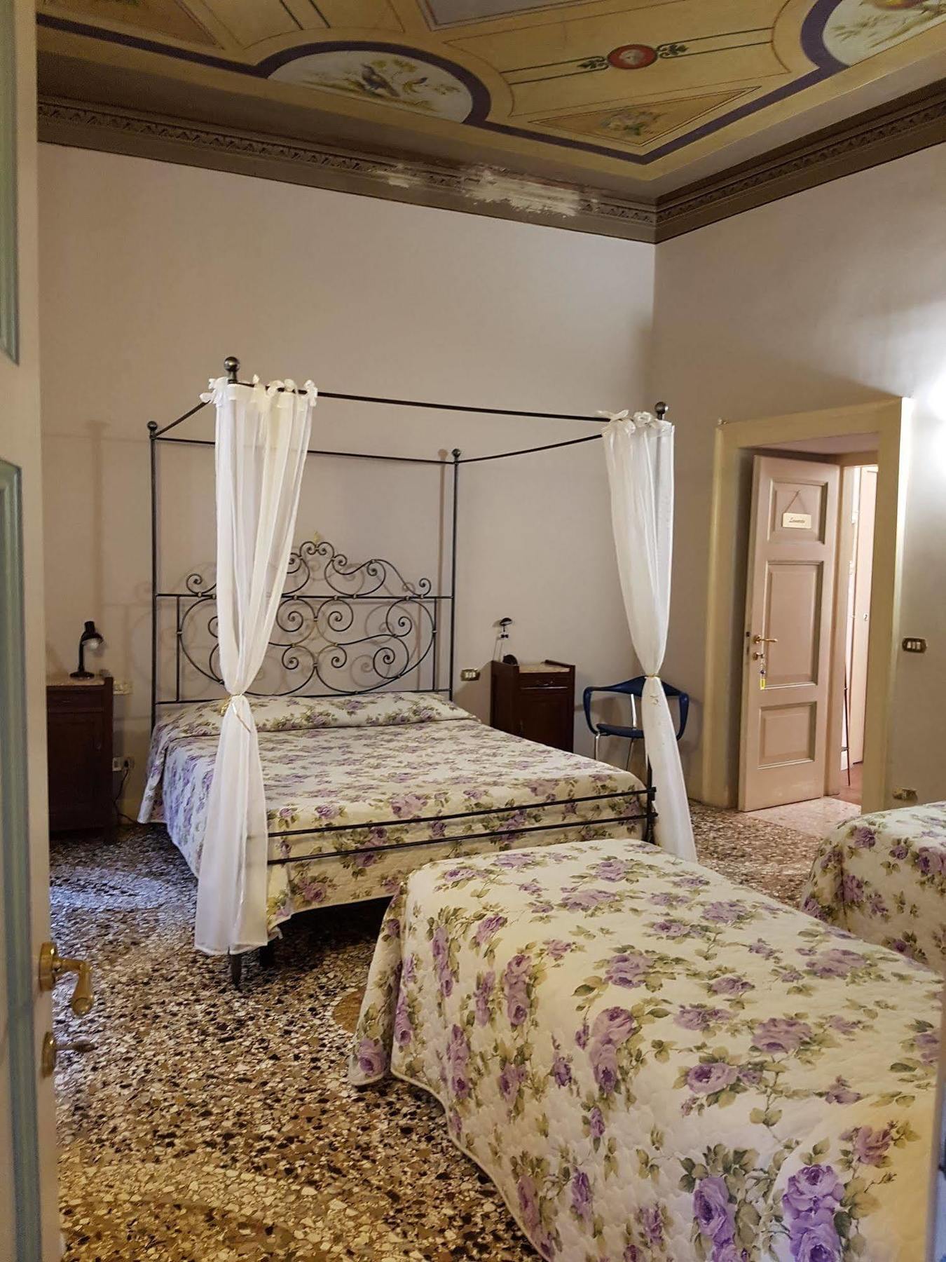 Guesthouse Alba Citta Alta Bergamo Bagian luar foto