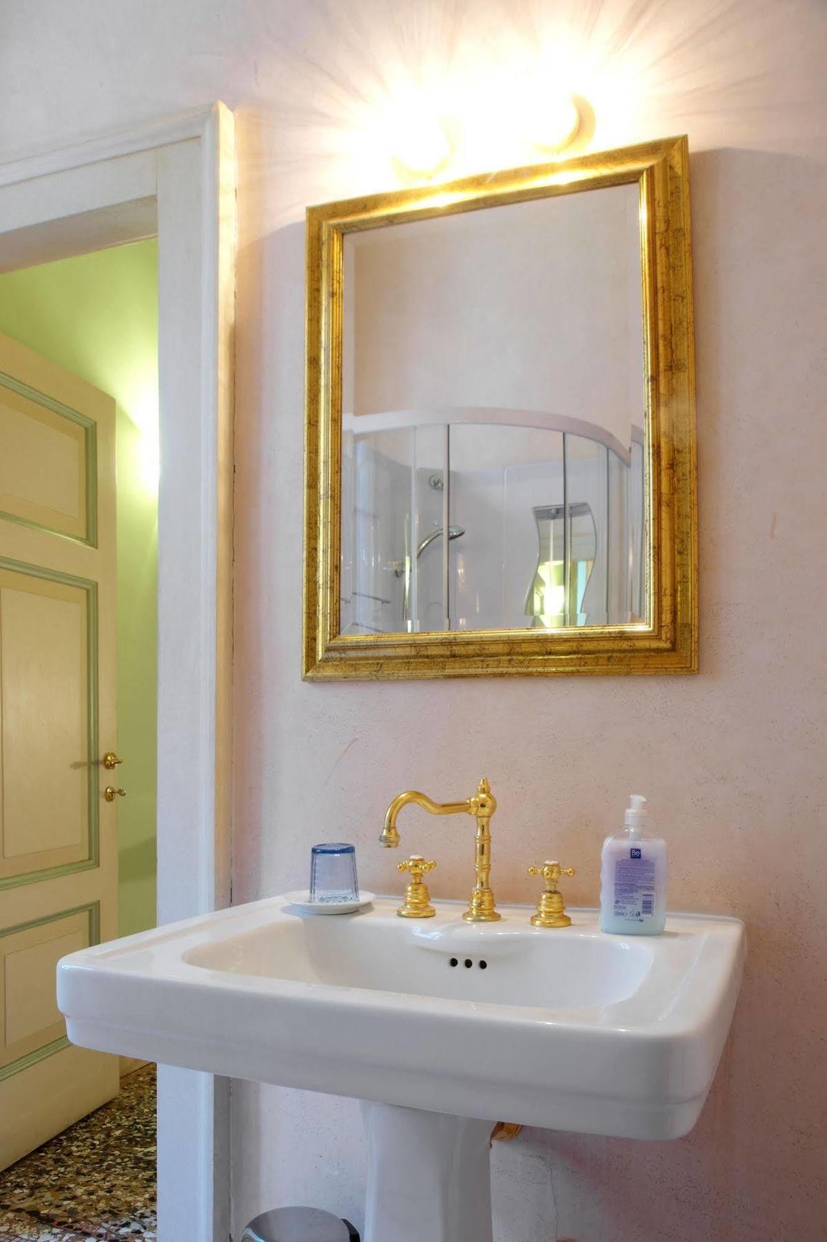 Guesthouse Alba Citta Alta Bergamo Bagian luar foto