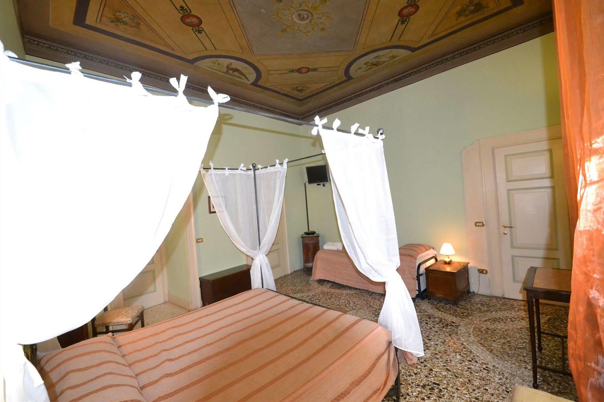 Guesthouse Alba Citta Alta Bergamo Bagian luar foto