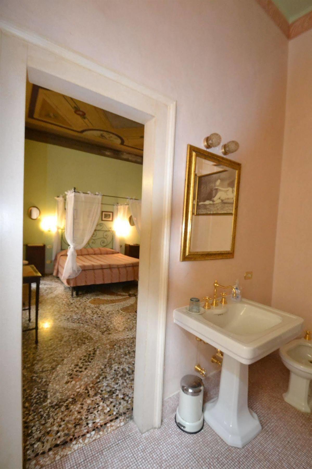 Guesthouse Alba Citta Alta Bergamo Bagian luar foto