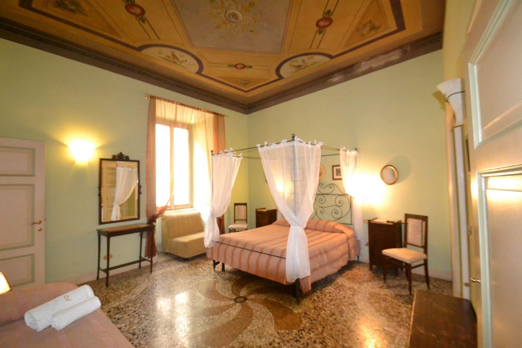 Guesthouse Alba Citta Alta Bergamo Bagian luar foto